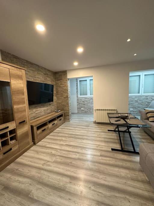 Cozy 1-Bedroom Apartment مدريد المظهر الخارجي الصورة