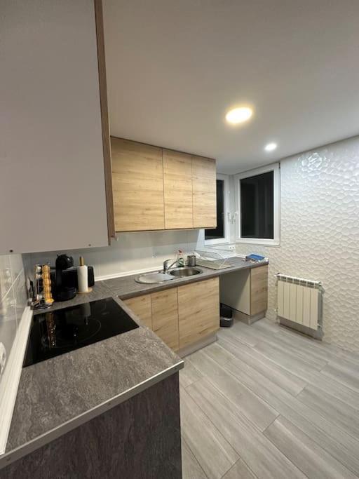 Cozy 1-Bedroom Apartment مدريد المظهر الخارجي الصورة