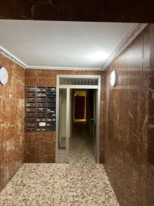 Cozy 1-Bedroom Apartment مدريد المظهر الخارجي الصورة