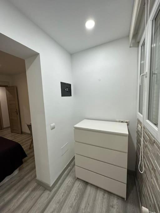 Cozy 1-Bedroom Apartment مدريد المظهر الخارجي الصورة